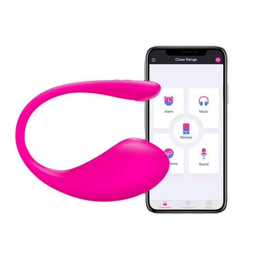 Vibrador rosa junto a un smartphone mostrando una aplicación, simbolizando el inicio de una colección de vibradores para principiantes con tecnología inteligente.