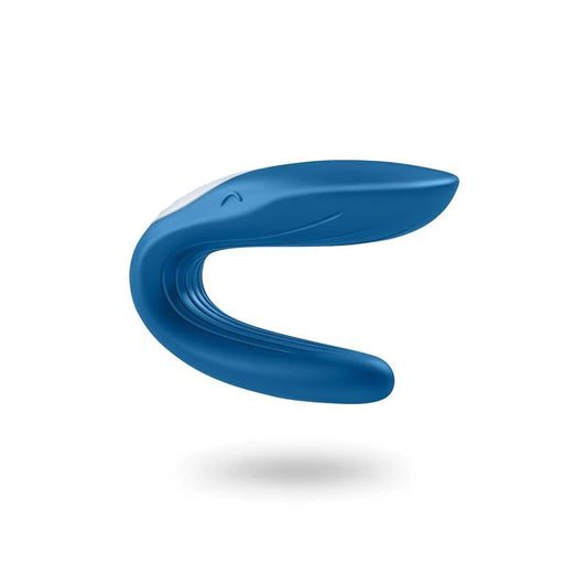 Vibrador azul en forma ergonómica diseñado para estimulación dual, ideal para parejas o uso individual, con un acabado suave y elegante.